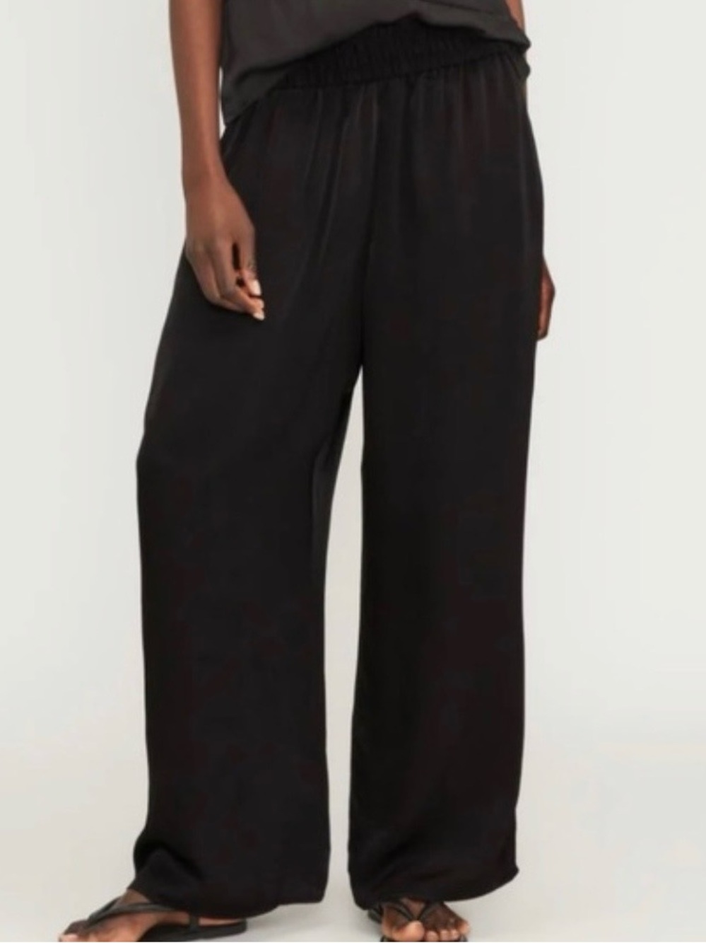 Everlane The Satin Pull-On Pant in Black Size Large.